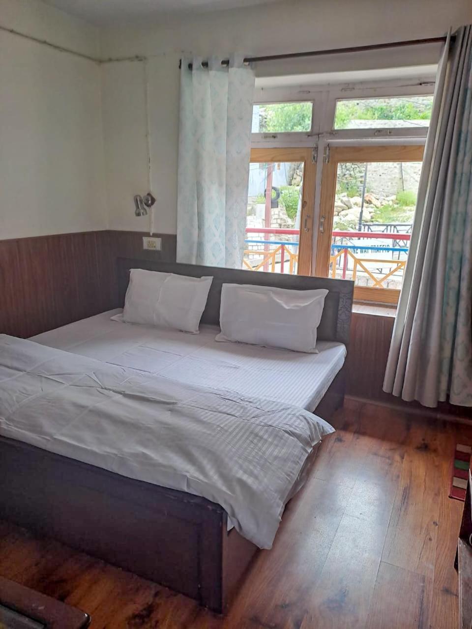 Hotel Gyespa Kyelang Exteriör bild