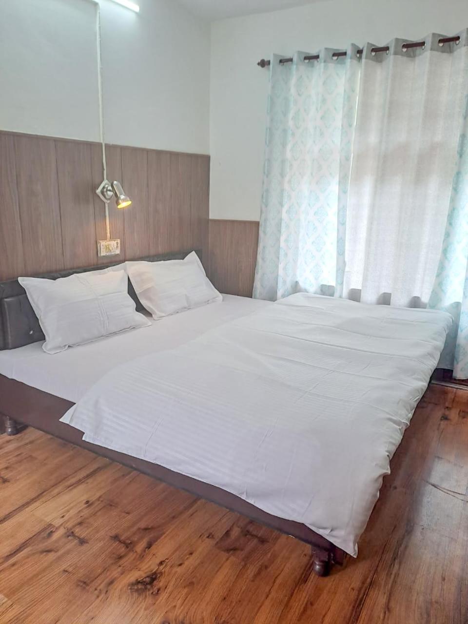 Hotel Gyespa Kyelang Exteriör bild